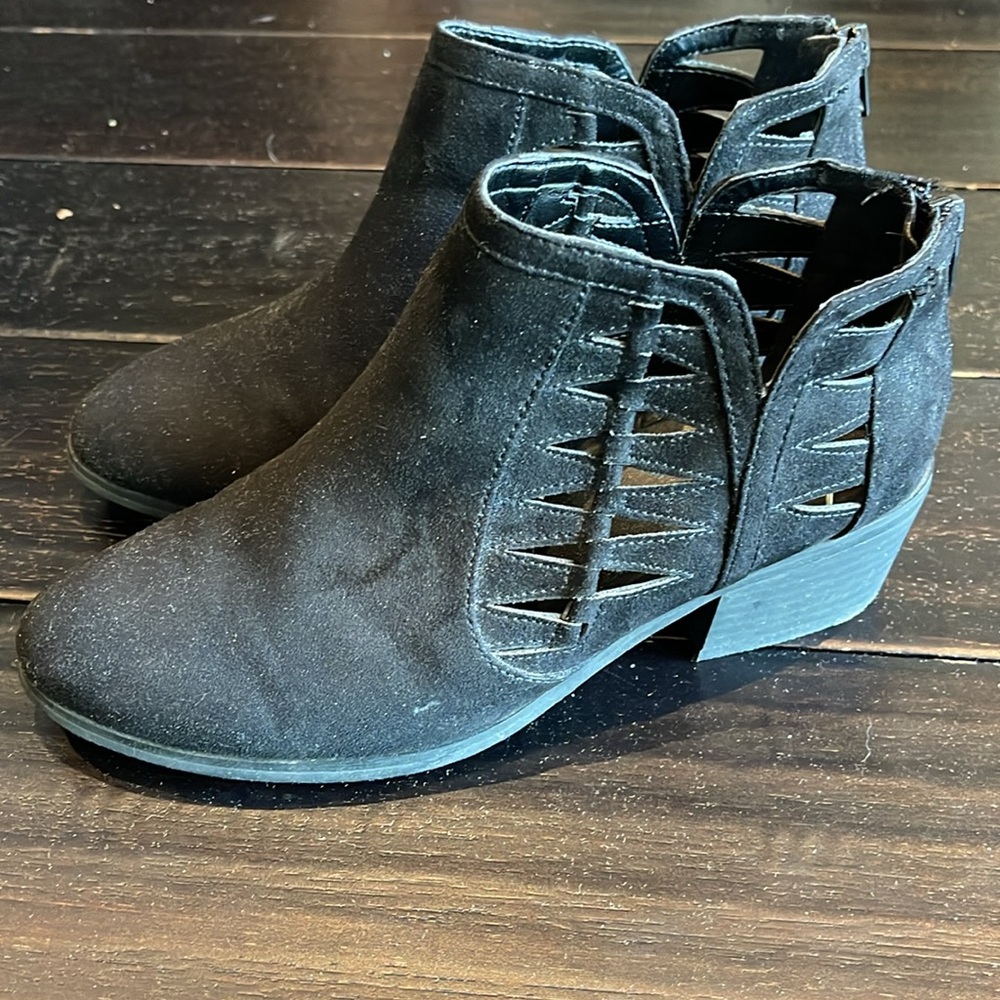 Vince camuto black booties